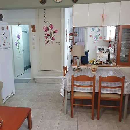 Meli's House By Alp Hospitality Services Διαμέρισμα
