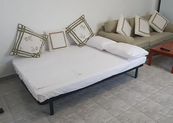 Meli's House By Alp Hospitality Services דירה Neon Rysion