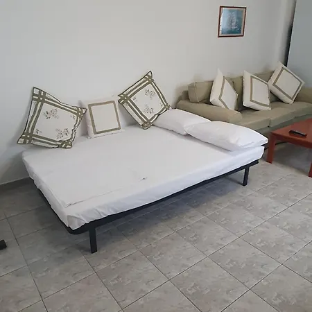 Meli's House By Alp Hospitality Services Apartment Neon Rysion