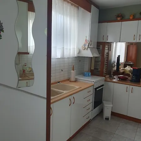 Meli's House By Alp Hospitality Services Neon Rysion